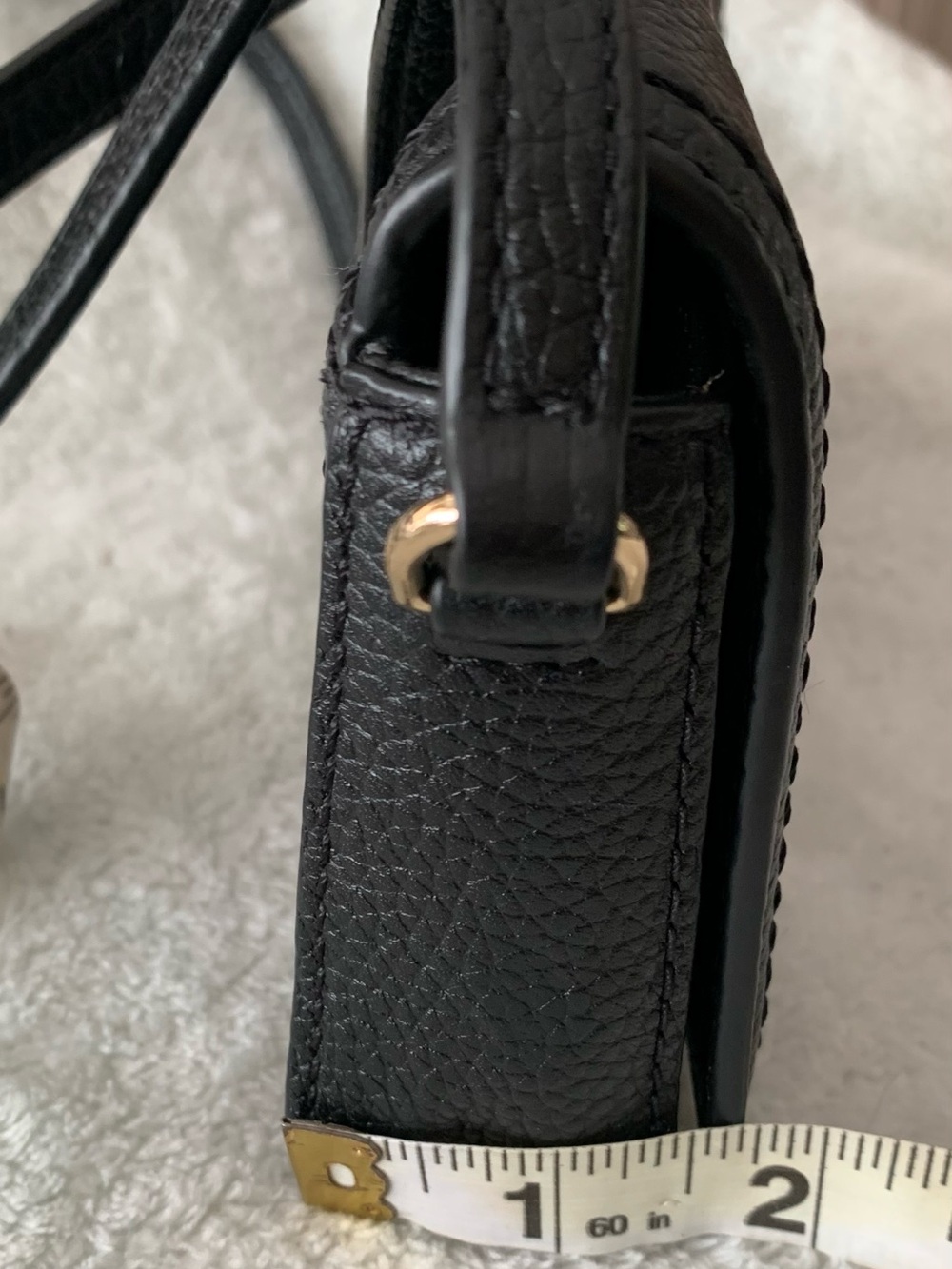 Marc Jacobs Black Pebbled Leather Mini Crossbody with Gold Logo - Picture 4 of 6